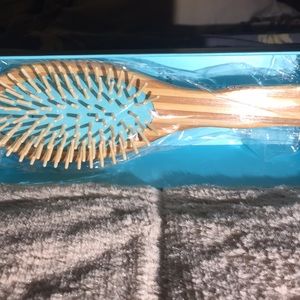 Sugarbearhair bamboo hair brush